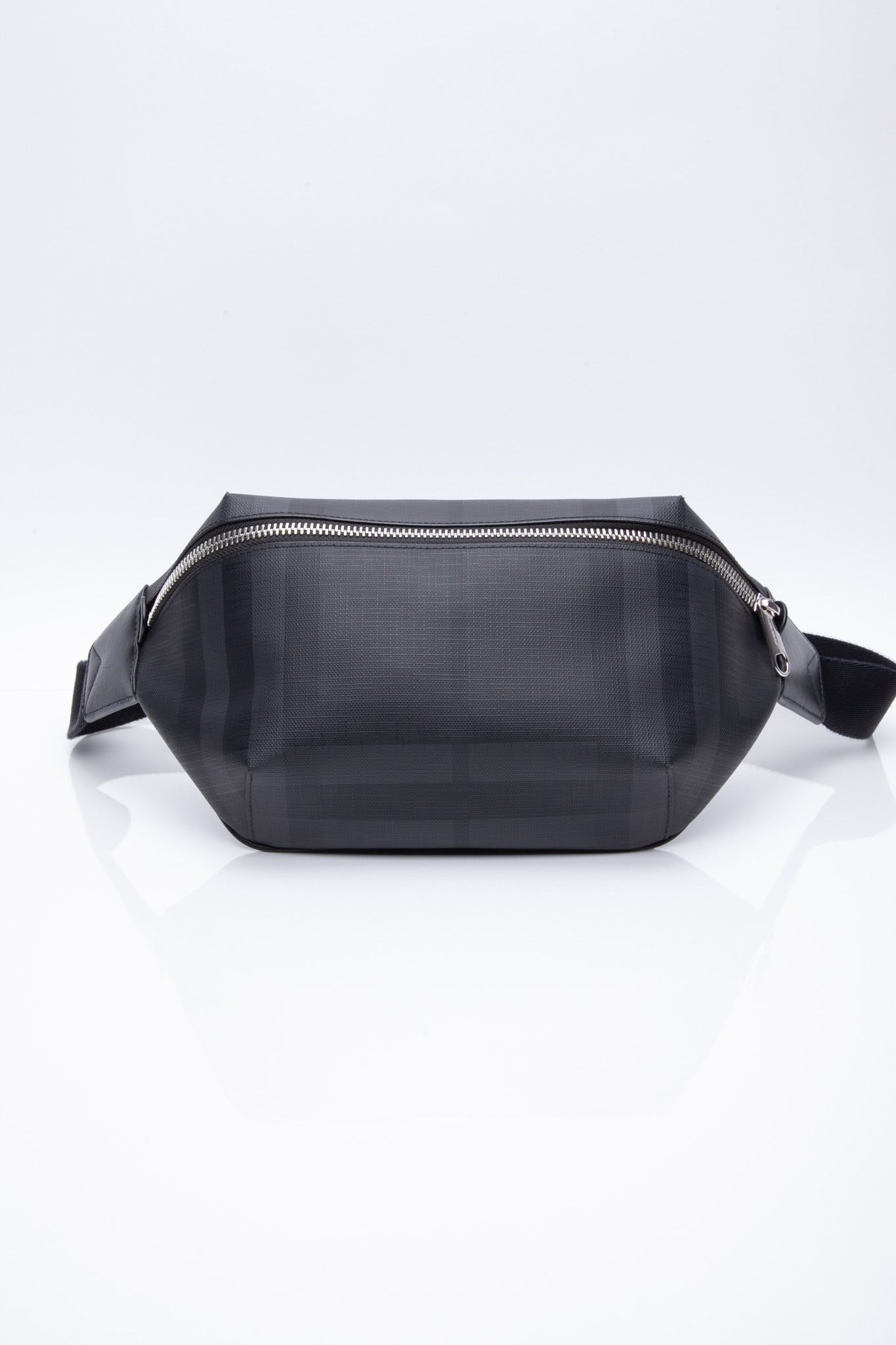 LOUIS VUITTON Taurillon Monogram Uniformes Solar Ray Soft Pochette Volga  Belt Bag Black | FASHIONPHILE