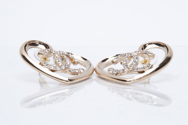 CHANEL 2023 CC Logo Light Gold Crystal Heart Earrings (NEW)