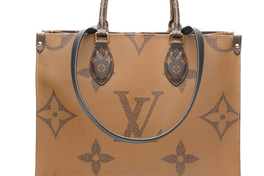 LOUIS VUITTON Reverse Monogram Giant Onthego MM