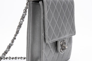 CHANEL Silver Metallic Goatskin Quilted Chic Pearls Flap Bag