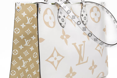 LOUIS VUITTON Monogram Giant Kaki Beige Onthego GM