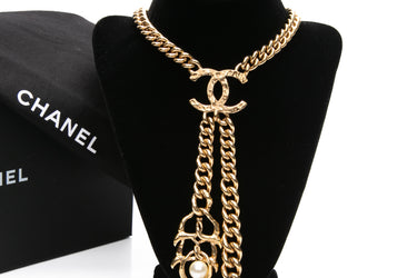 CHANEL Gold Metal Pearl CC Chain Necklace