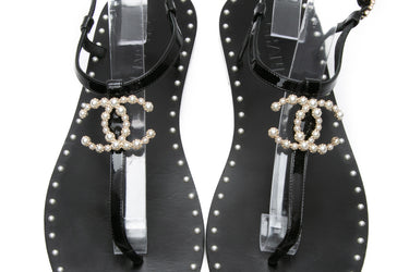 CHANEL Black Patent Pearls CC Thong Sandals 40