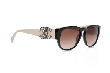 CHANEL Brown Acetate and Beige Lambskin Crystal Baguette Chain CC Sunglasses