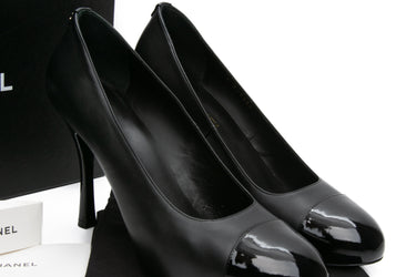 CHANEL Black Leather and Patent Pumps Heel Size 42