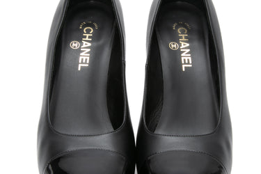 CHANEL Black Leather and Patent Pumps Heel Size 42