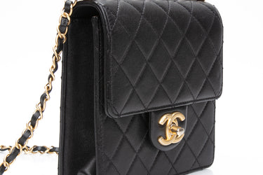 CHANEL Black Lambskin Quilted Chic Pearls Flap Bag