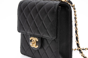 CHANEL Black Lambskin Quilted Chic Pearls Flap Bag