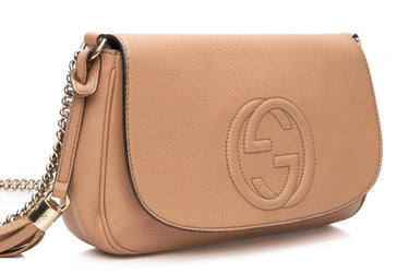 GUCCI Camelia Pebbled Calfskin Medium Soho Flap Crossbody Bag