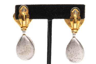 CHANEL Vintage Coco Mark Teardrop Motif Swing Clip On Earrings