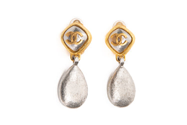 CHANEL Vintage Coco Mark Teardrop Motif Swing Clip On Earrings