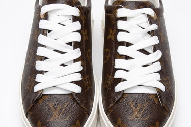 LOUIS VUITTON Time Out Sneaker 38