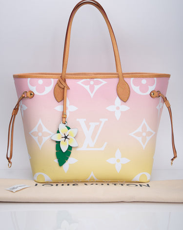 Louis Vuitton Monogram Giant By The Pool Neverfull MM Light Pink – DAC
