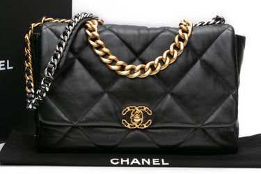CHANEL Black Lambskin Quilted Maxi Chanel 19 Flap Bag