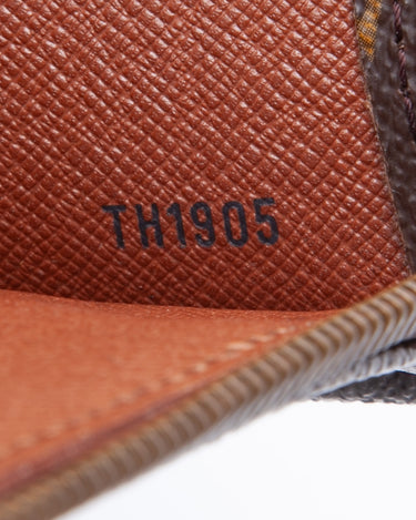 LOUIS VUITTON Monogram Pouch Portfolio Case 39 – Luxury Labels