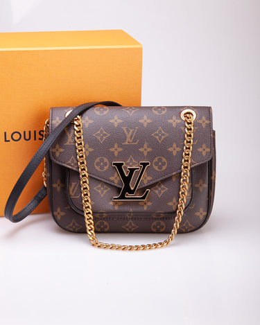 Louis Vuitton Monogram Reverse Dauphine MM Flap Crossbody Chain Bag s27lv93  at 1stDibs  louis vuitton dauphine lv dauphine louis vuitton dauphine mm