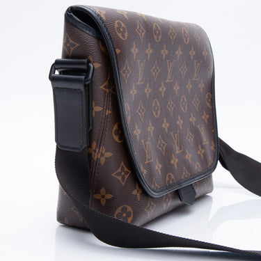 LOUIS VUITTON Monogram Macassar Magnetic Messenger