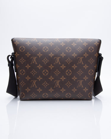 Louis Vuitton - Authenticated District Bag - Leather Black for Men, Very Good Condition