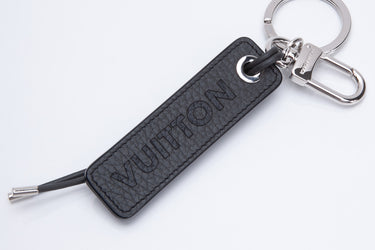 LOUIS VUITTON Black/Grey Pebbled Leather Capital LV Key Holder
