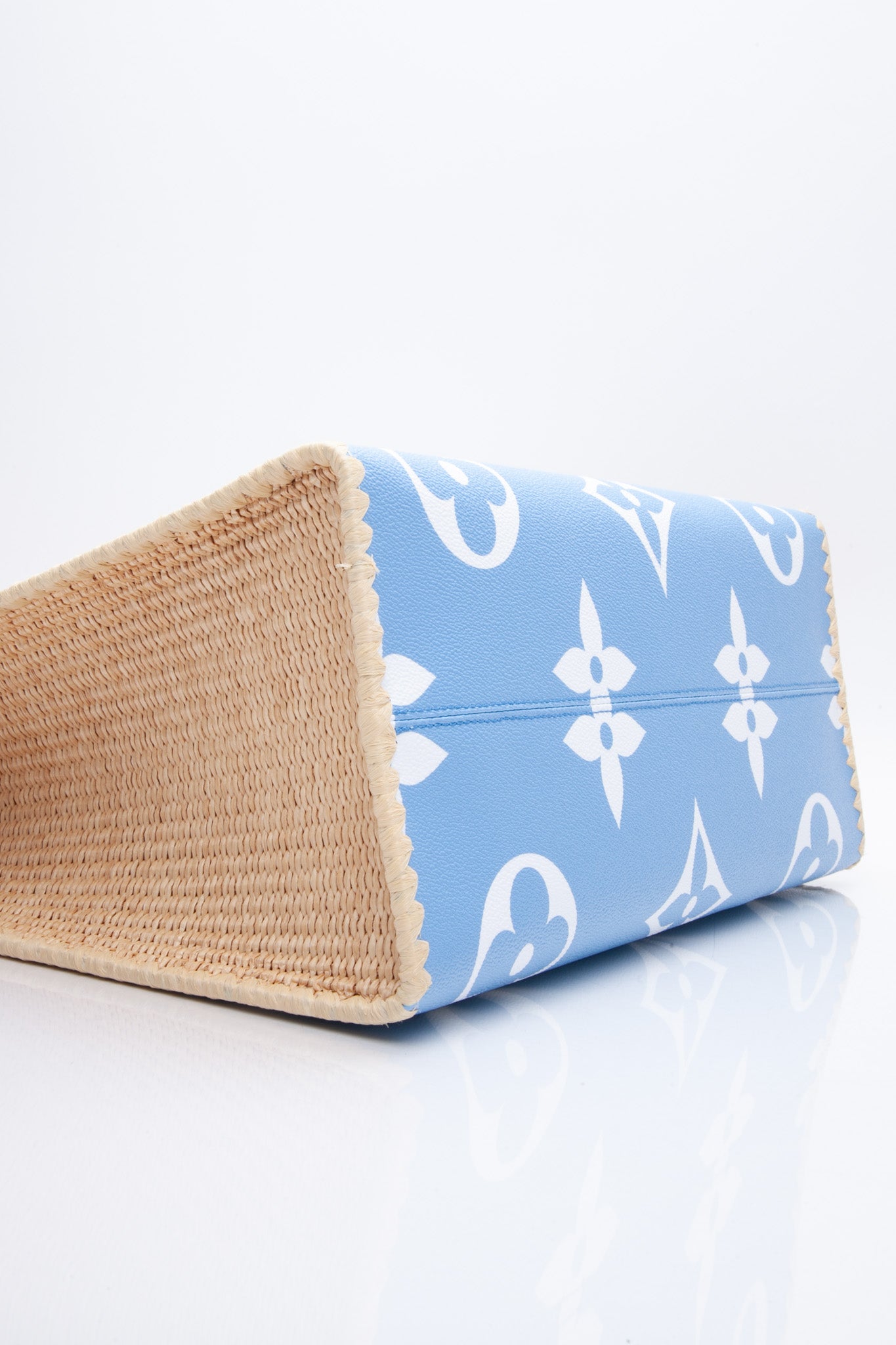 Louis Vuitton Blue Hamptons By The Pool Giant Monogram/Raffia OnTheGo –  Madison Avenue Couture