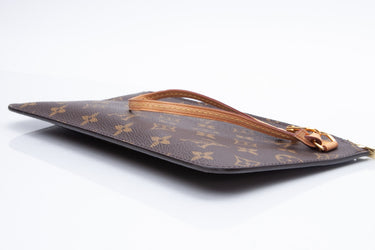 LOUIS VUITTON Monogram Wristlet