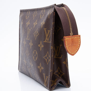 LOUIS VUITTON Monogram Toiletry Pouch 19