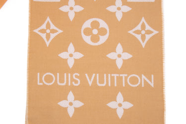 LOUIS VUITTON Beige Essential Scarf