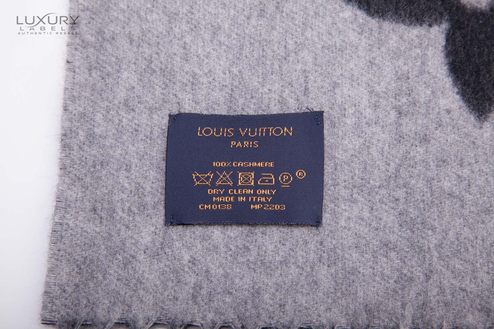 Louis Vuitton® Reykjavik Scarf Beige Clair. Size